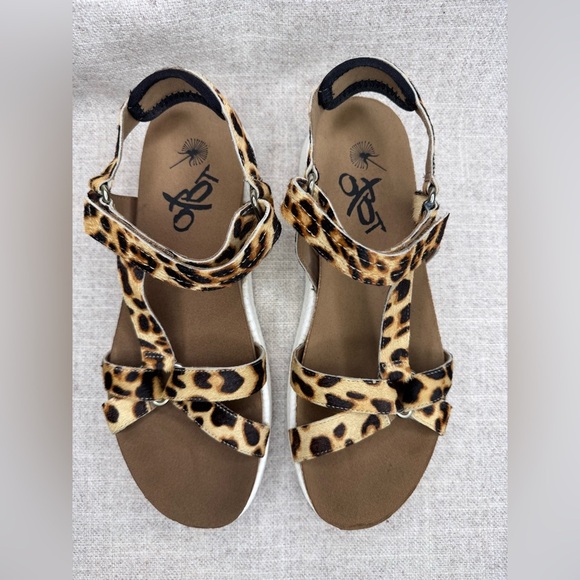 OTBT Springer Calf real fur strappy platform sandals size 10M cheetah print - Picture 6 of 9